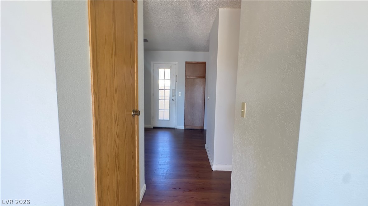 543 Kristin Lane Property Photo 6