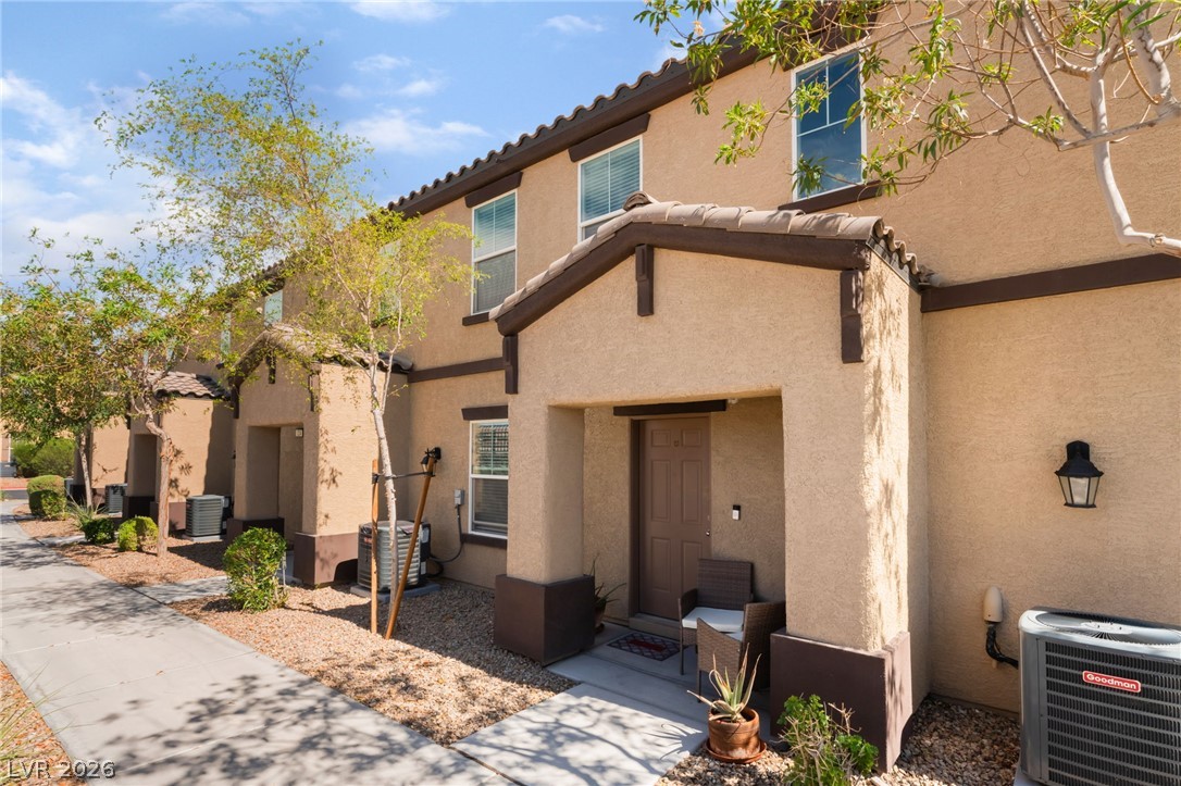 5230 Steep Cliffs Avenue Property Photo 3