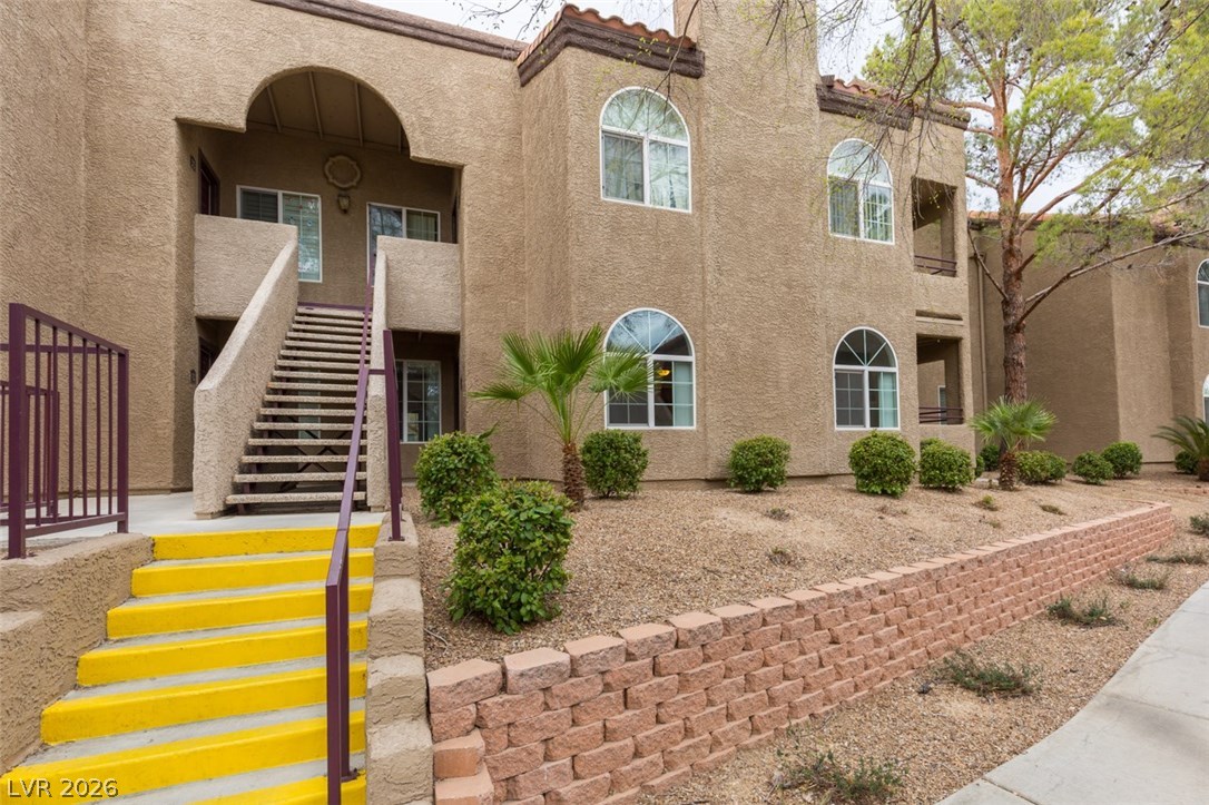 9325 West Desert Inn Road 113 Property Photo 3