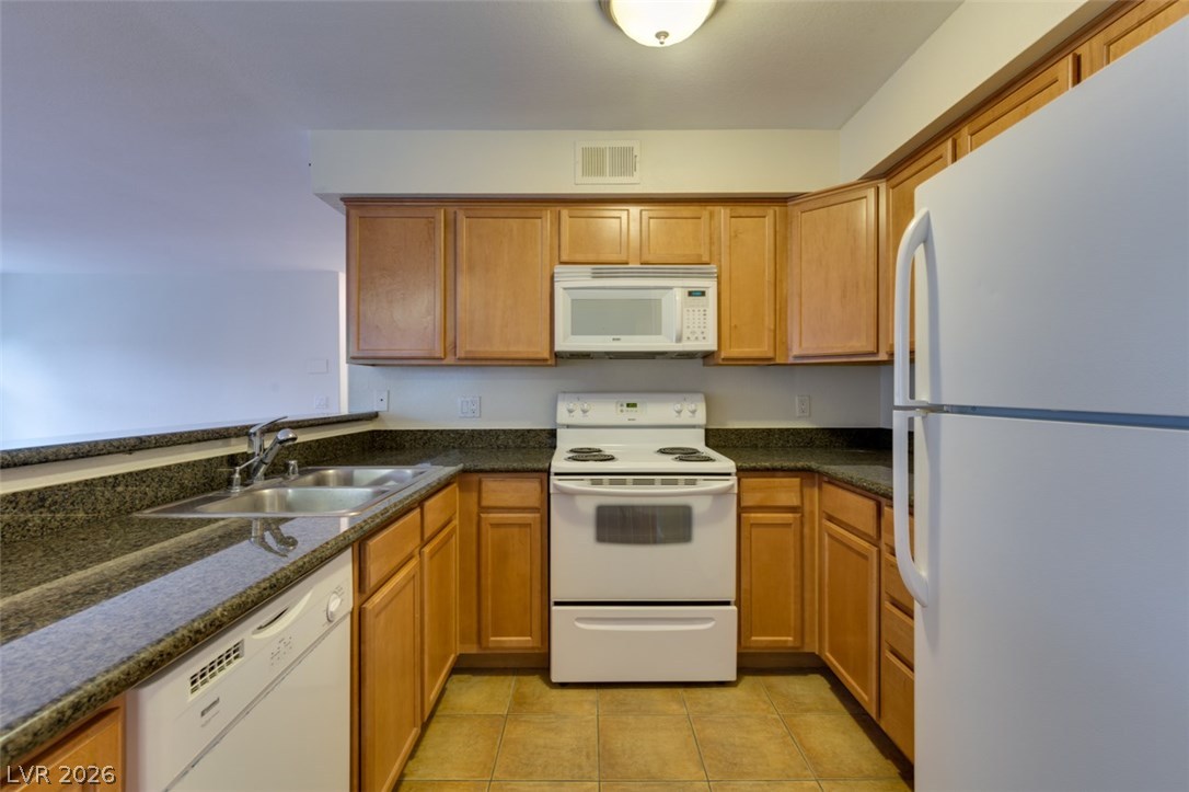 9325 West Desert Inn Road 113 Property Photo 20
