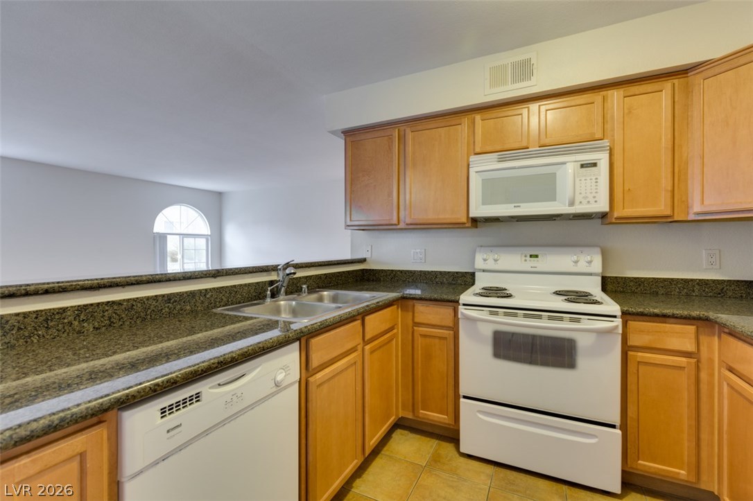 9325 West Desert Inn Road 113 Property Photo 21