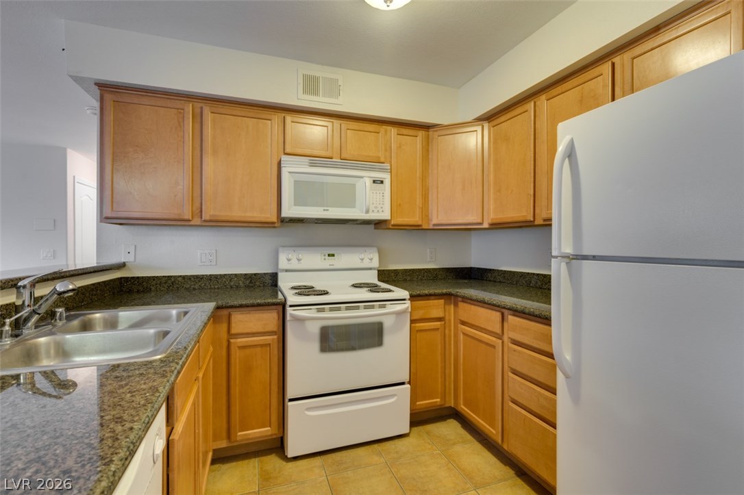 9325 West Desert Inn Road 113 Property Photo 22
