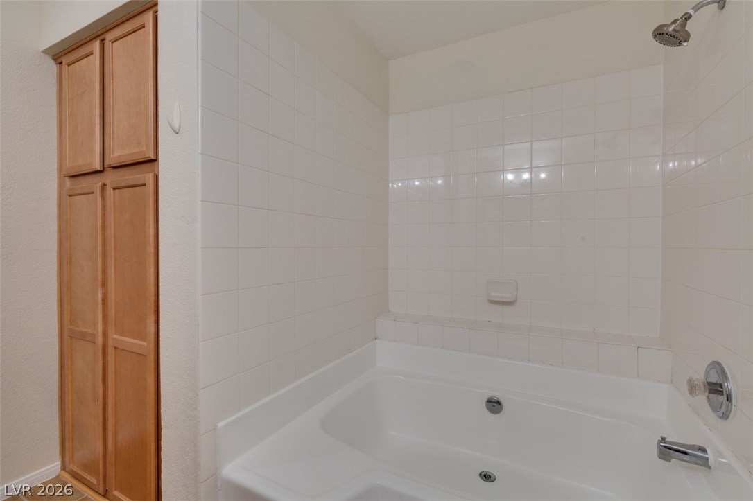 9325 West Desert Inn Road 113 Property Photo 31