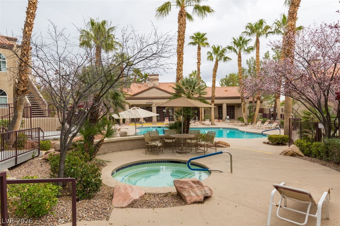9325 West Desert Inn Road 113 Property Photo 32