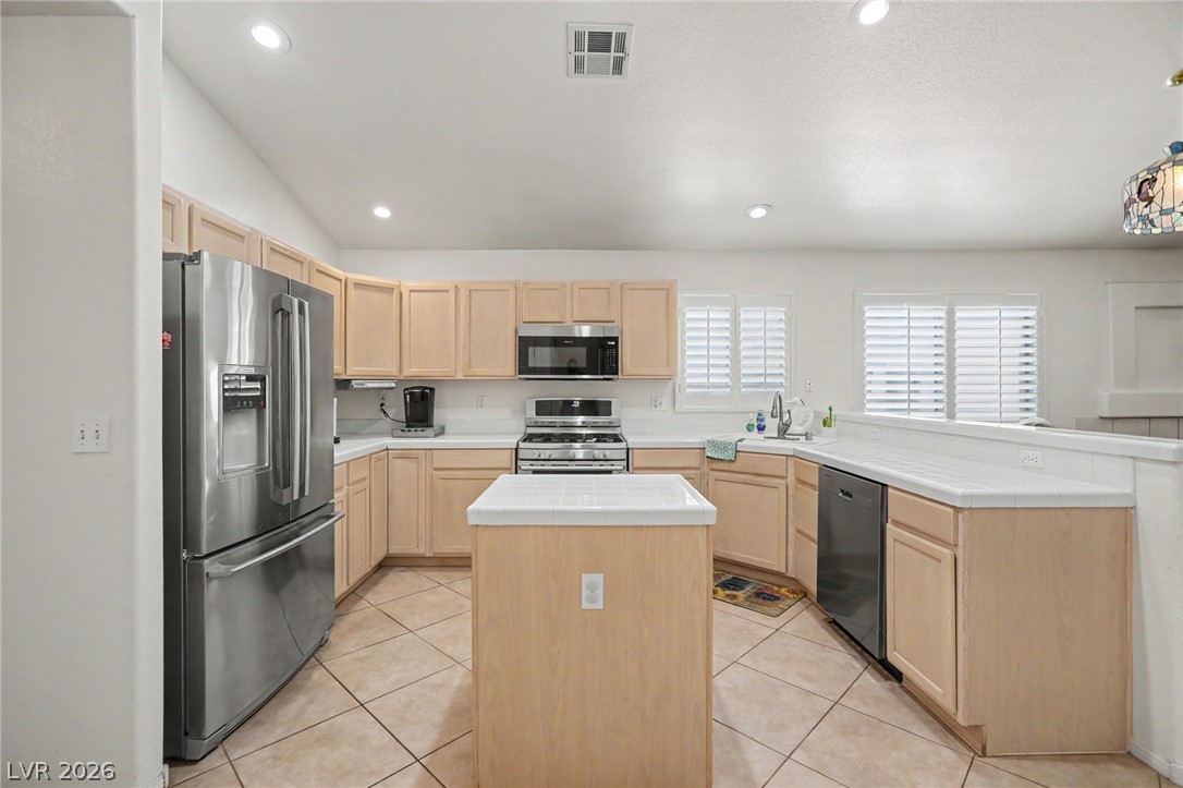 7232 London Bridge Avenue Property Photo 8