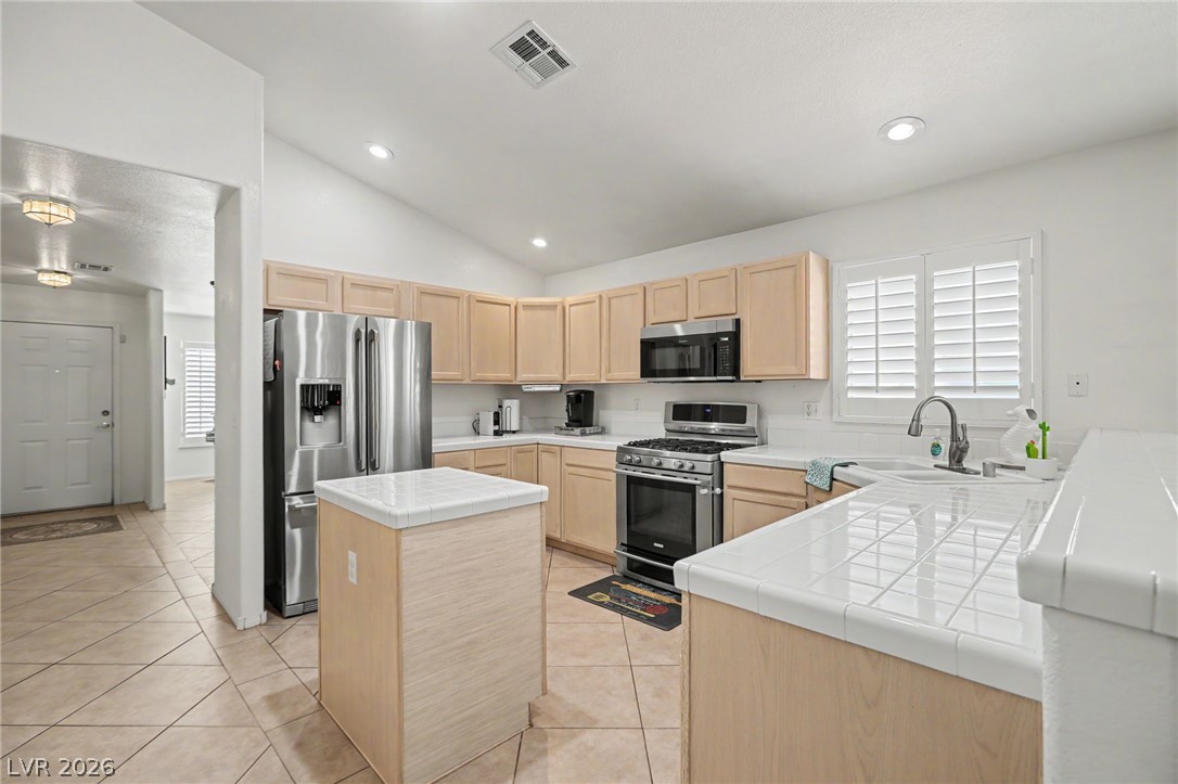 7232 London Bridge Avenue Property Photo 9