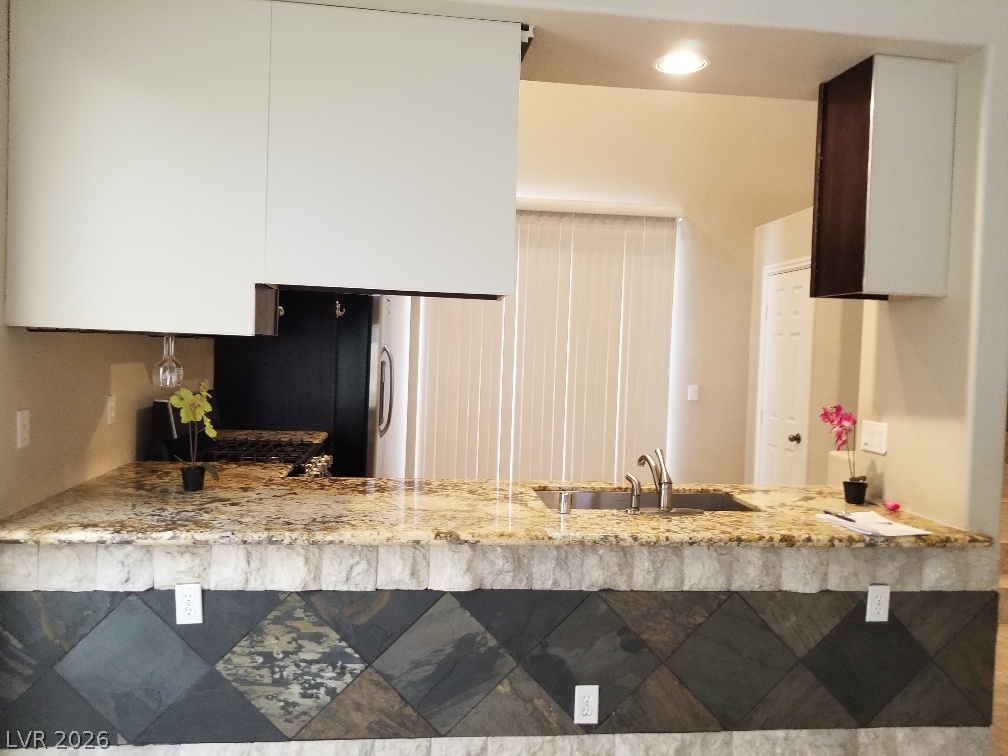 7592 Aspen Color Street Property Photo 3