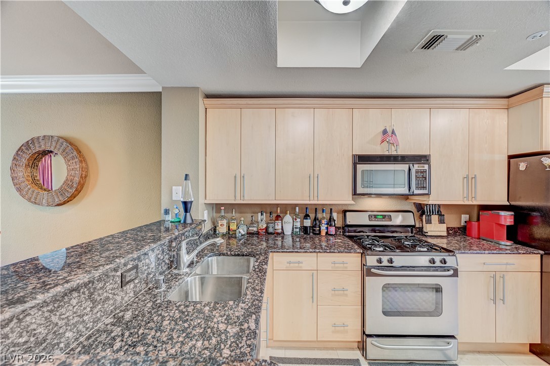 230 East Flamingo Road 333 Property Photo 22