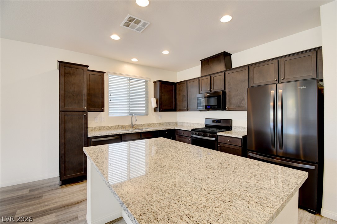 10764 Canary Blossom Avenue Property Photo 9
