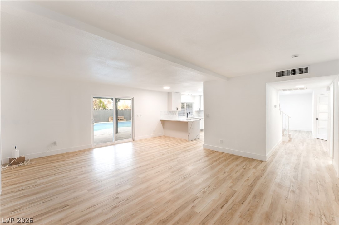 3990 Coolcrest Court Property Photo 16