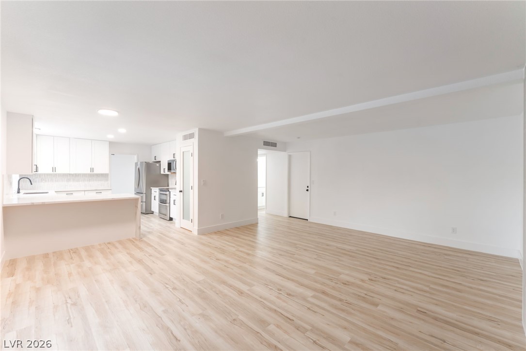 3990 Coolcrest Court Property Photo 17