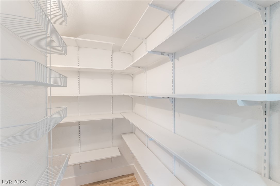 3990 Coolcrest Court Property Photo 18