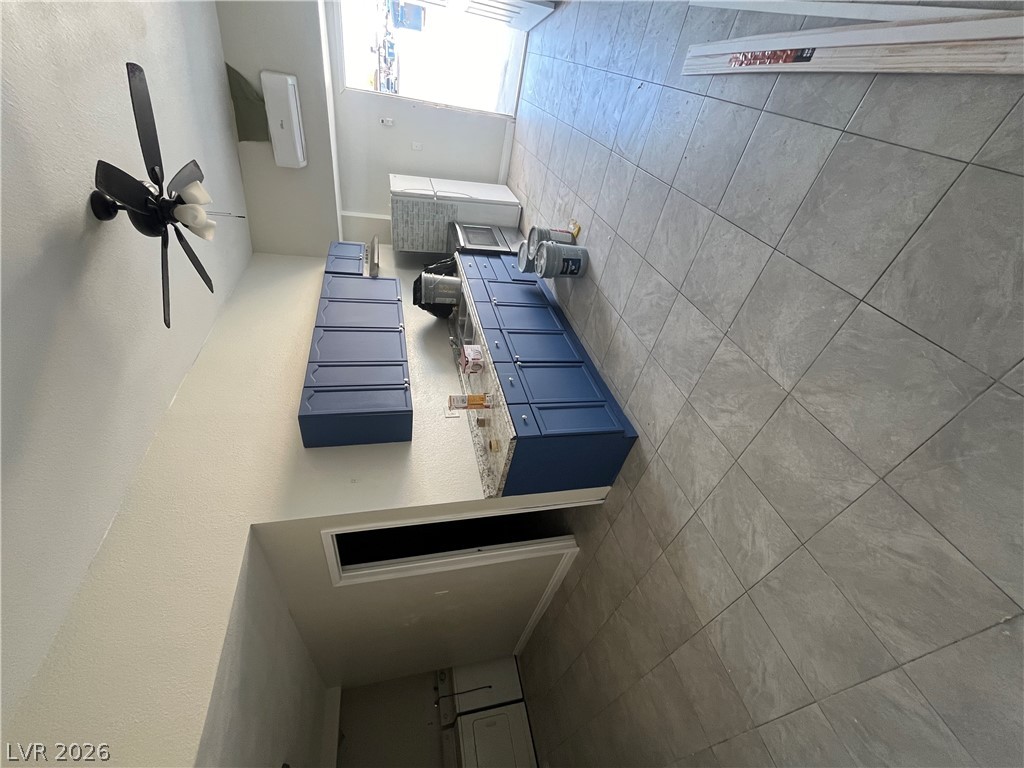 632 Triest Court H Property Photo 4