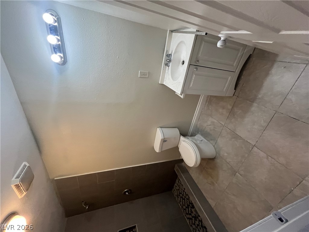 632 Triest Court H Property Photo 8