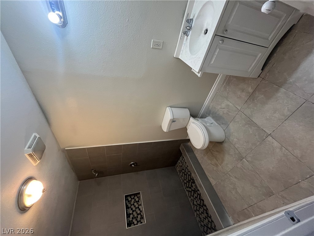 632 Triest Court H Property Photo 9