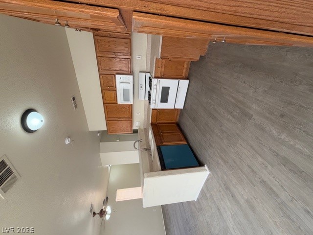 2506 Lady Elizabeth Court Property Photo 7