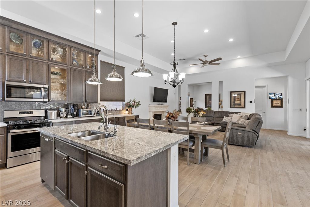 6722 Desert Crimson Street Property Photo 4