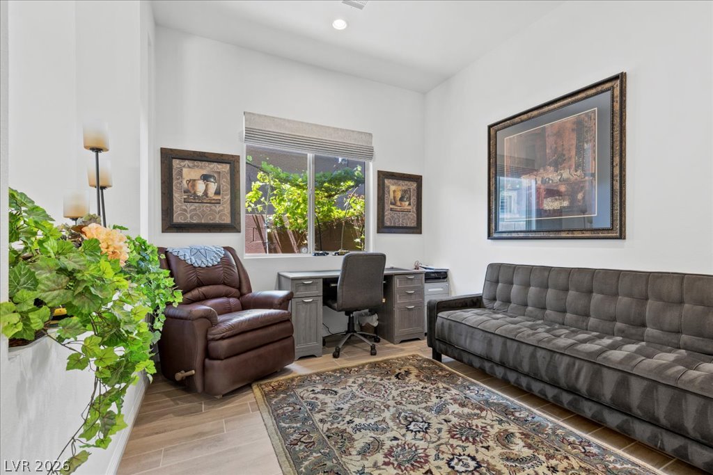 6722 Desert Crimson Street Property Photo 15
