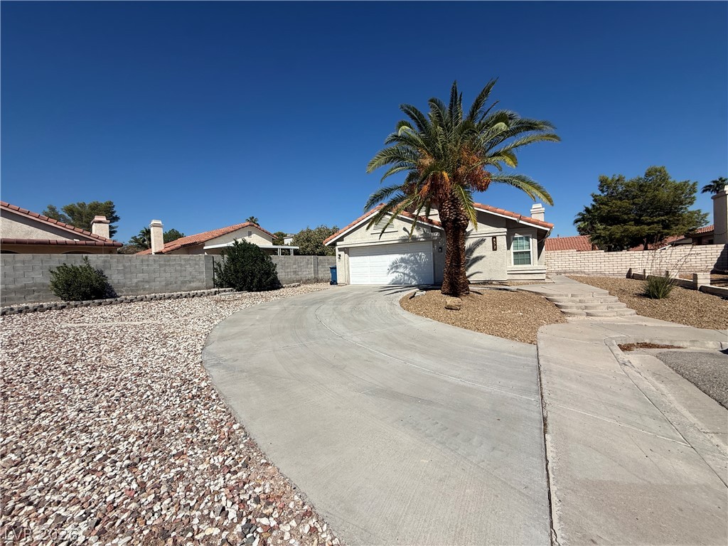652 Collete Circle Circle Property Photo 2