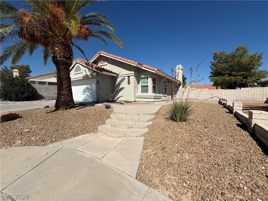 652 Collete Circle Circle Property Photo 3
