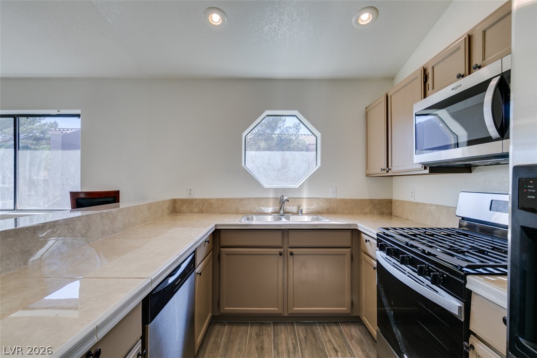 5054 South Rainbow Boulevard 202 Property Photo 17