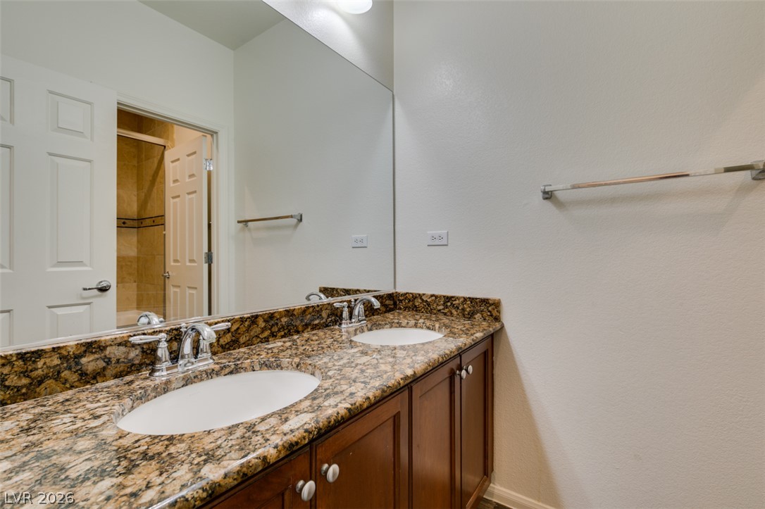 11677 Bradford Commons Drive Property Photo 37