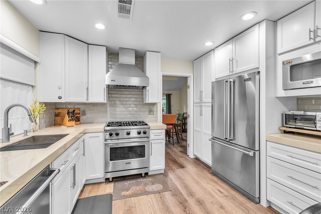 7044 Bright Springs Court Property Photo 18