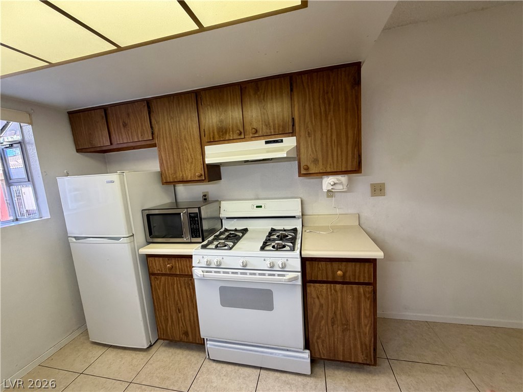 425 North Lamb Boulevard A Property Photo 4