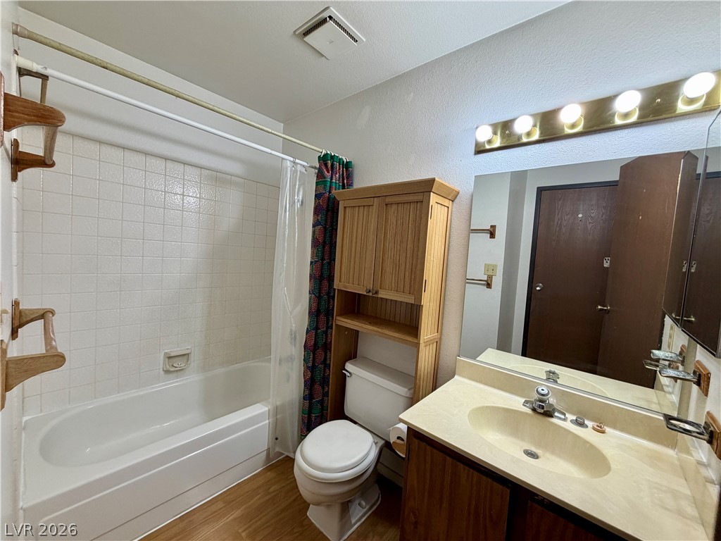 425 North Lamb Boulevard A Property Photo 7