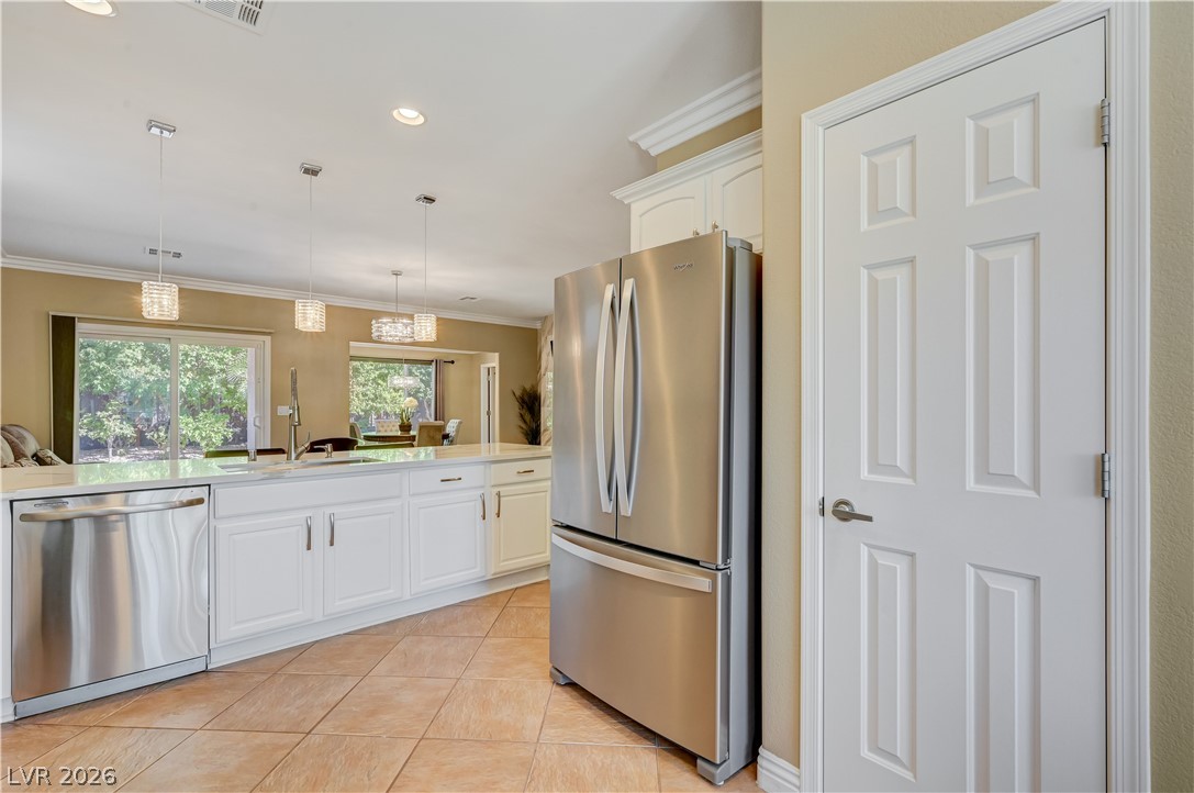 2094 Sawtooth Mountain Drive Property Photo 11