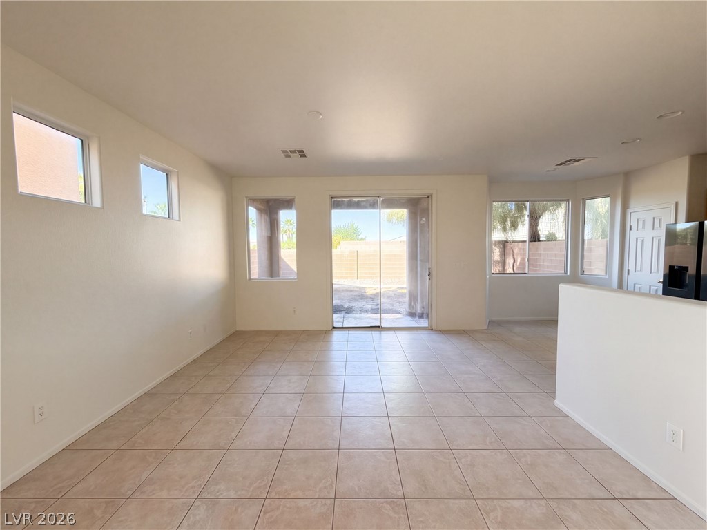 5083 Sagelyn Street Property Photo 3