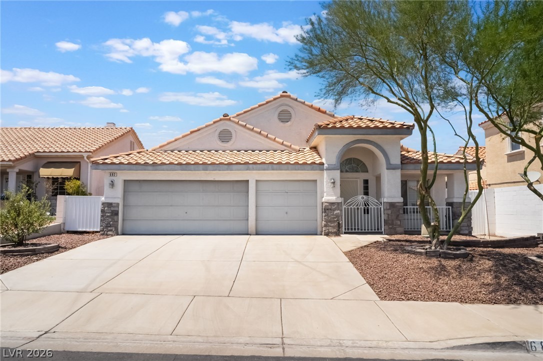 682 SCENIC TIERRA Lane Property Photo 1