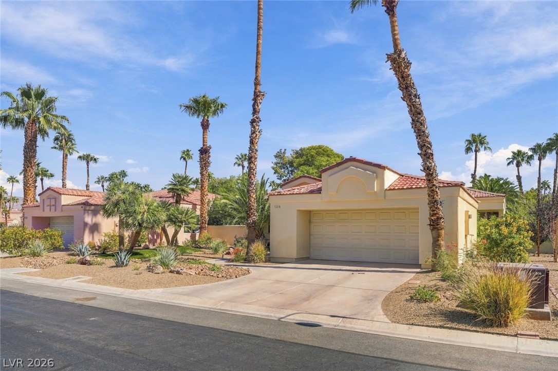 5208 Coral Glow Court Property Photo 2