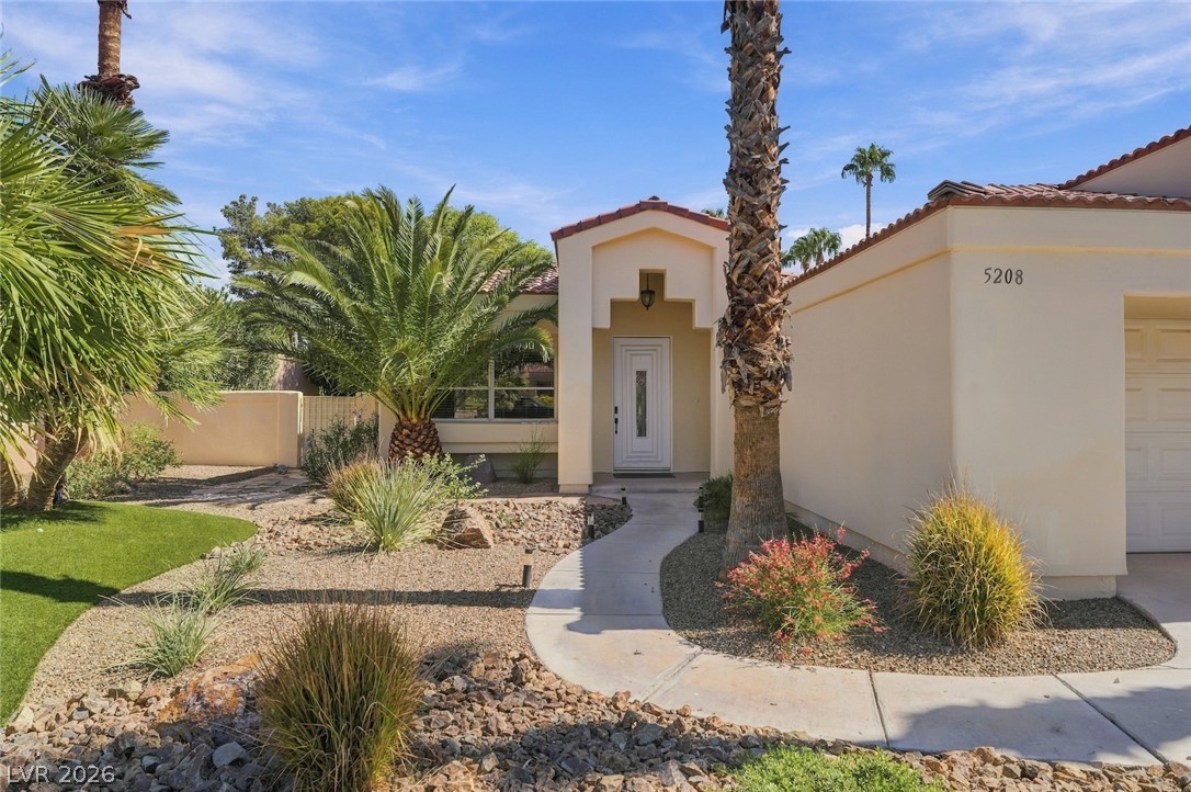 5208 Coral Glow Court Property Photo 6
