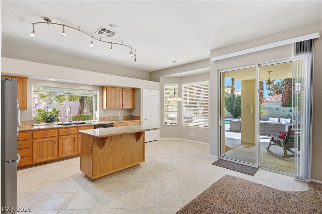 5208 Coral Glow Court Property Photo 28