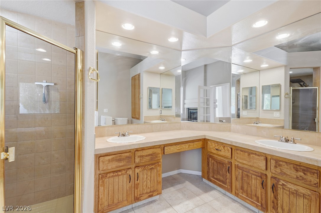 5208 Coral Glow Court Property Photo 46