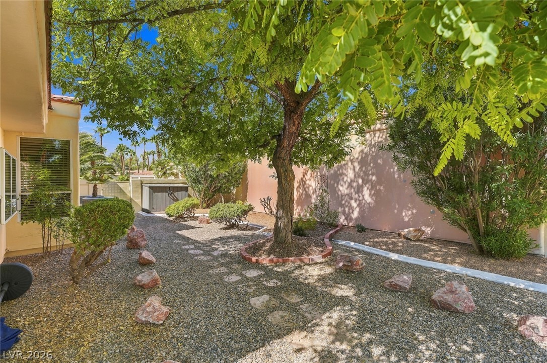5208 Coral Glow Court Property Photo 59