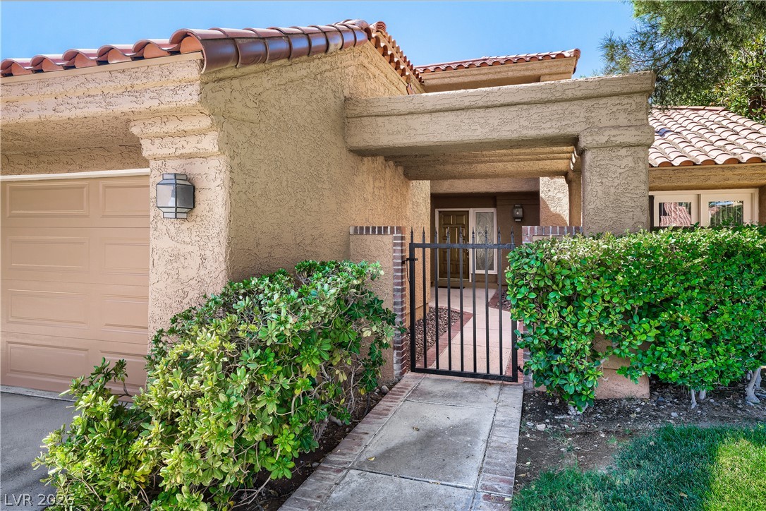 5105 Turnberry Lane Property Photo 1