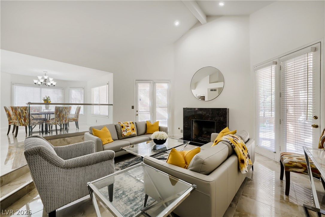 5105 Turnberry Lane Property Photo 8