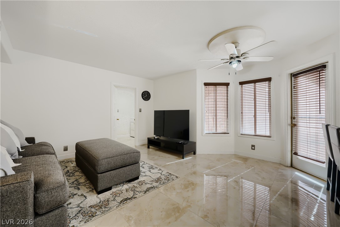5105 Turnberry Lane Property Photo 16