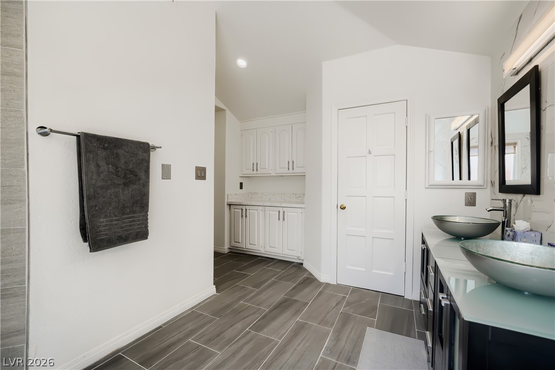 5105 Turnberry Lane Property Photo 22