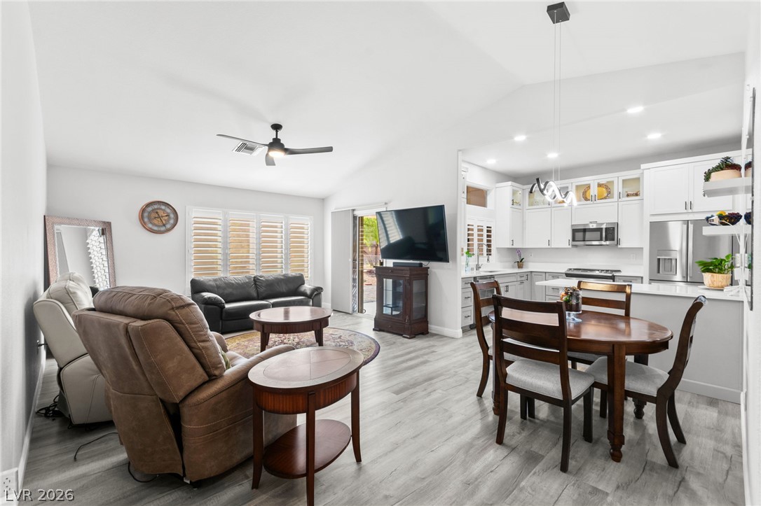 10721 Hunters Woods Place Property Photo 3