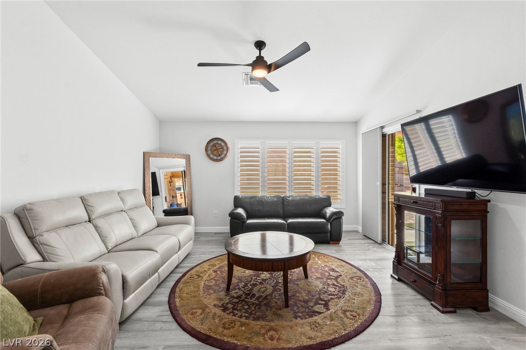 10721 Hunters Woods Place Property Photo 16