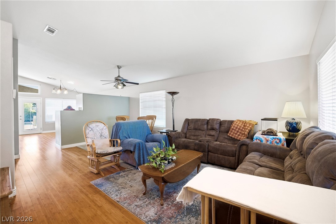 3611 Russian Olive Street Property Photo 6