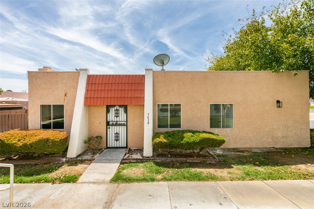 3638 Villa Knolls East Drive Property Photo 1