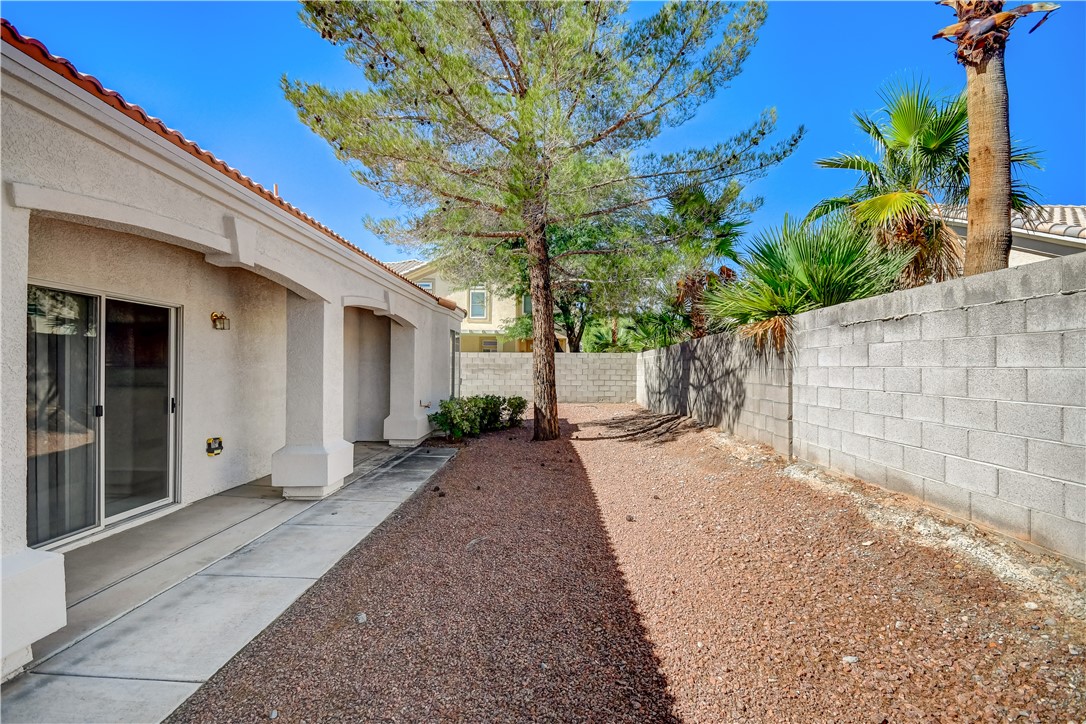 8798 Beacon Harbor Avenue Property Photo 32