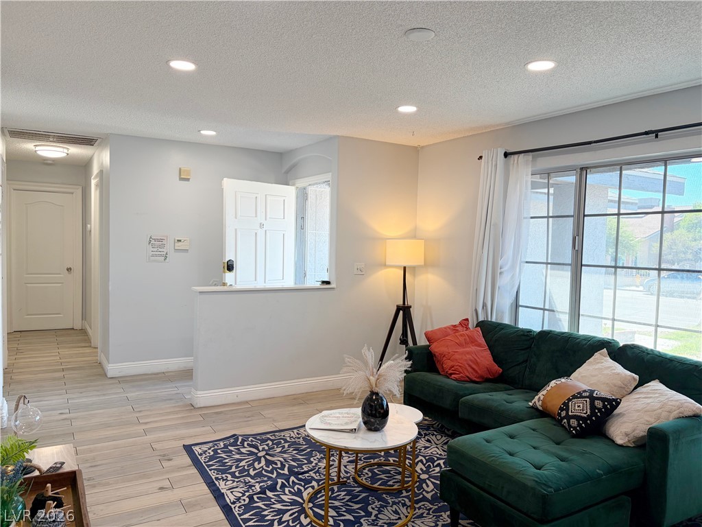 7488 Walnut Creek Drive Property Photo 3