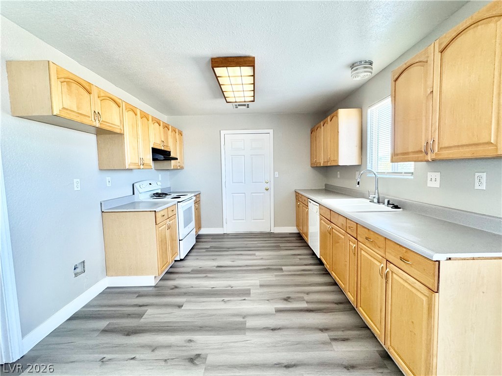 1030 Marne Court C Property Photo 4