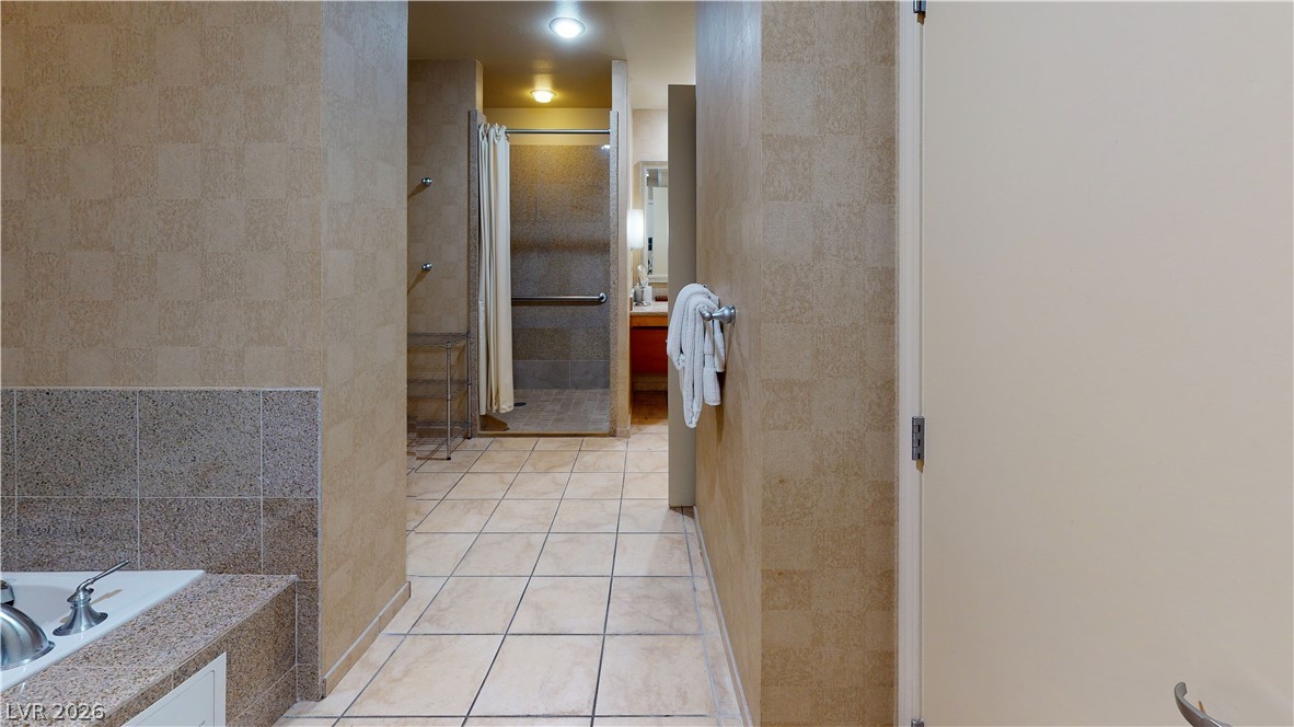 211 East Flamingo Road 202 Property Photo 13