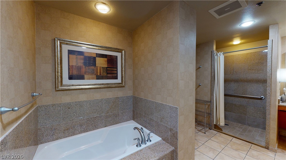 211 East Flamingo Road 202 Property Photo 15